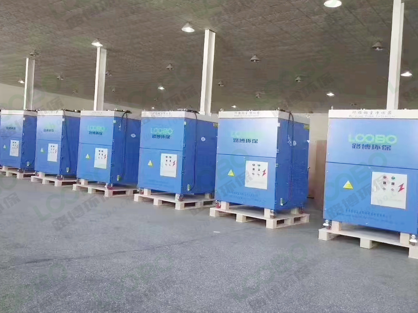 移動式焊煙凈化器待發(fā)貨.jpg 移動式焊煙凈化器待發(fā)貨.jpg