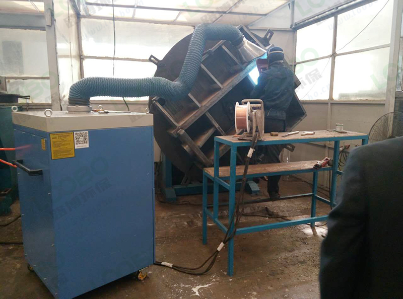 使用電焊煙塵凈化器和改善工作環(huán)境哪個(gè)更環(huán)保.jpg 使用電焊煙塵凈化器和改善工作環(huán)境哪個(gè)更環(huán)保.jpg