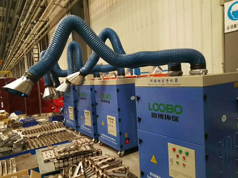 焊接煙塵凈化器現(xiàn)場使用.jpeg